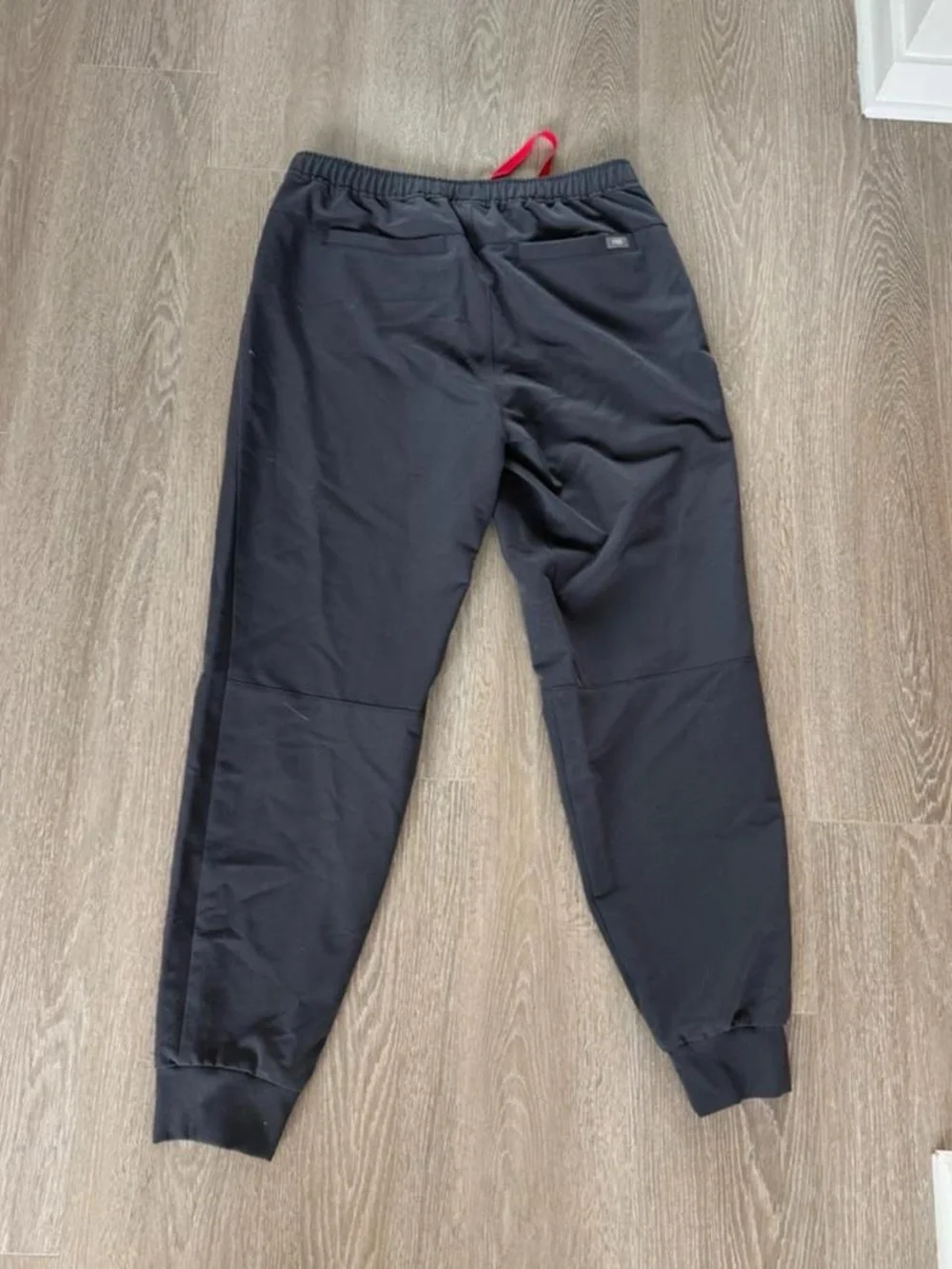 FIGS Dark Gray Women’s Scrub Pants, Technical Collection, Size Medium NWOT